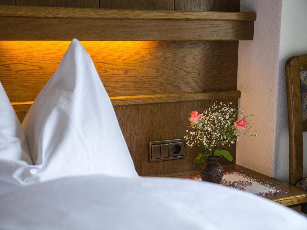 Guesthouse Pension Grafenstein Merano Room photo